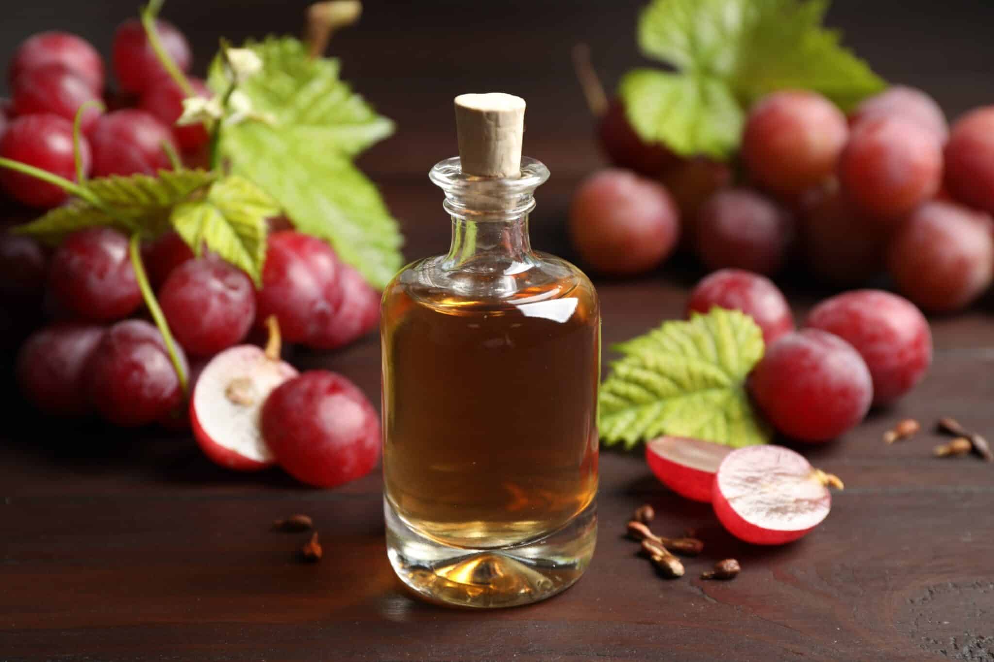 découvrez les bienfaits de l'huile de pépin de raisin pour la santé et la beauté : riche en antioxydants, elle nourrit la peau, protège le cœur et favorise une meilleure digestion.