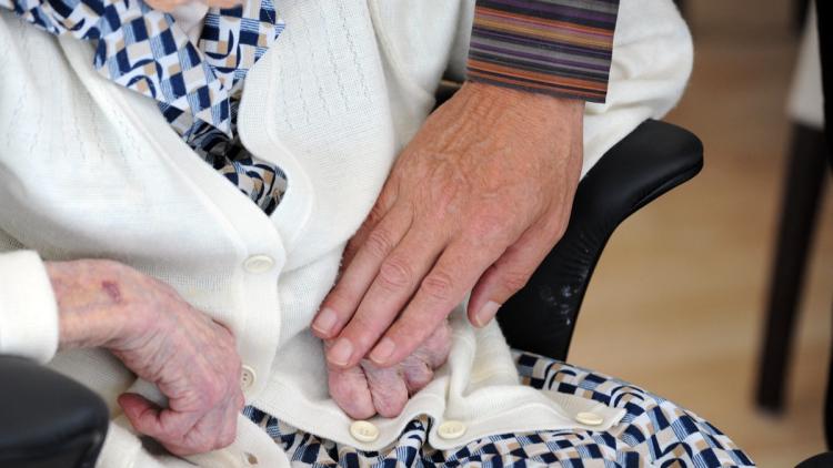 découvrez les dernières perspectives sur l'espérance de vie des patients atteints d'artérite en 2025, incluant les avancées médicales et les facteurs clés influençant la survie.