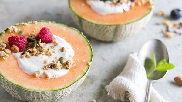 découvrez l'indice glycémique du melon et ses bienfaits pour la santé. apprenez comment ce fruit rafraîchissant peut s'intégrer dans une alimentation équilibrée.