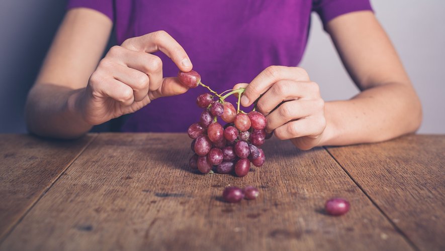 découvrez les méfaits potentiels du raisin sur la santé, ses effets secondaires et les précautions à prendre lors de sa consommation.