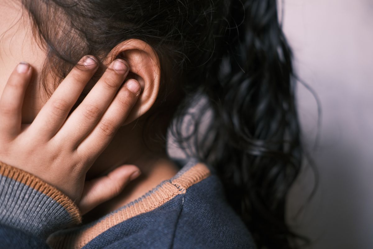 découvrez si l'oreille qui siffle est un mythe ou une réalité, en explorant les causes possibles et les explications scientifiques derrière ce phénomène.